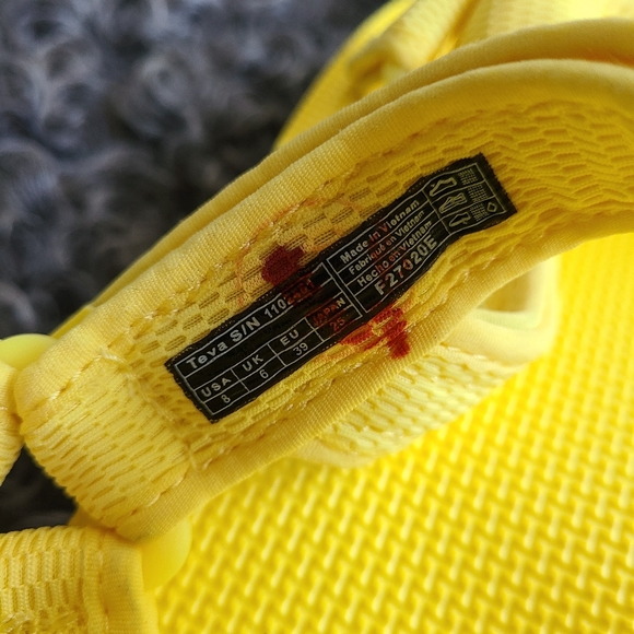 NWOT Teva Flatform Universal Mesh Print Limelight - Picture 9 of 9